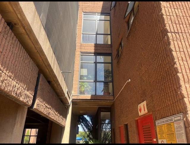 BUSINESS PROPERTY TO RENT IN ALRODE